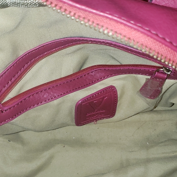 Hot pink purse - Picture 7 of 8